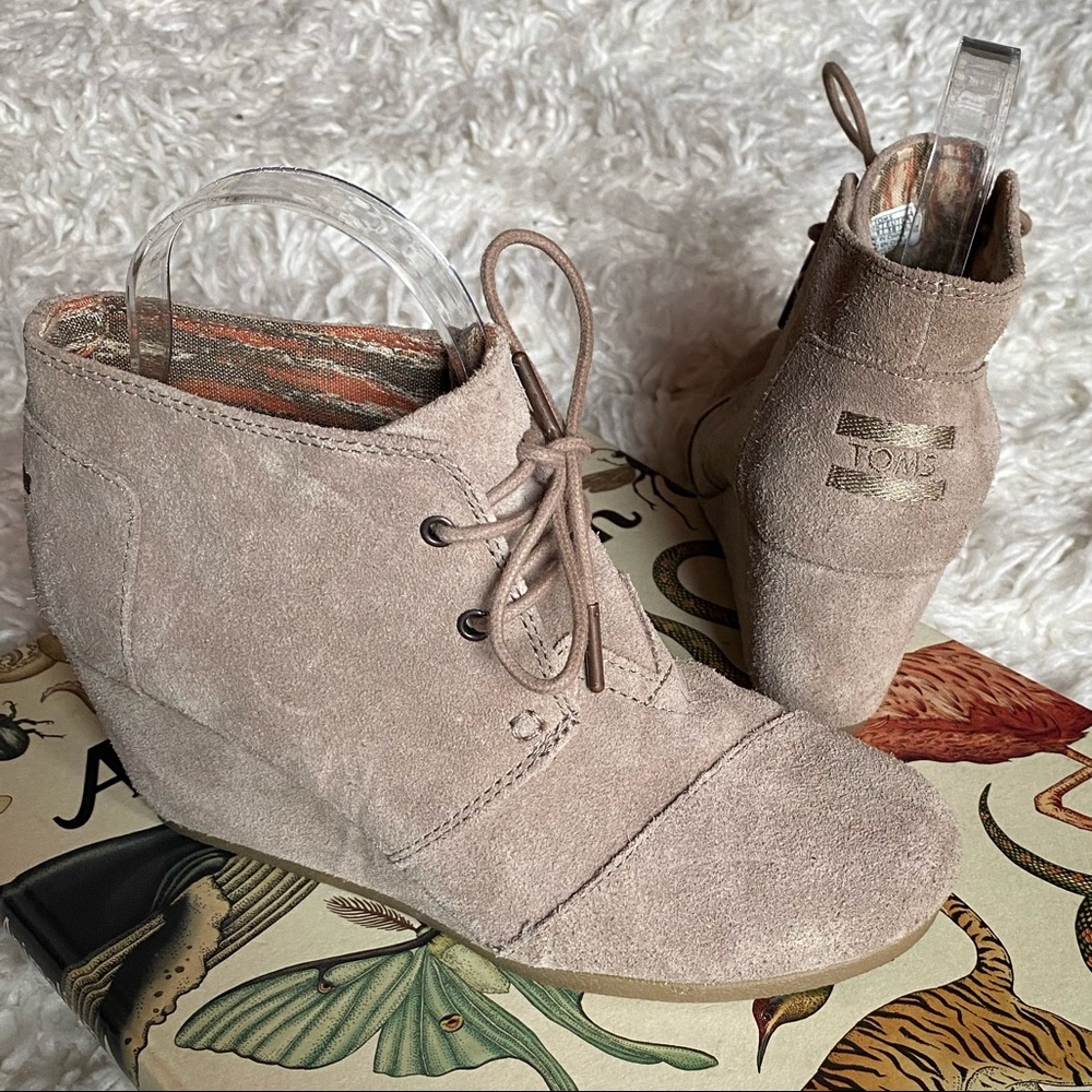 Toms tan‎ suede desert wedge ankle boots